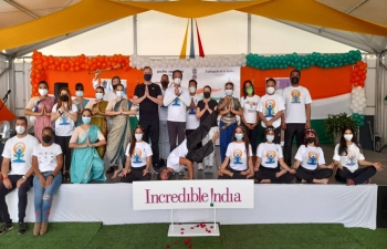 Glimpses of the inaugural session of 'Yoga de la India' event organized by Embassy of India
